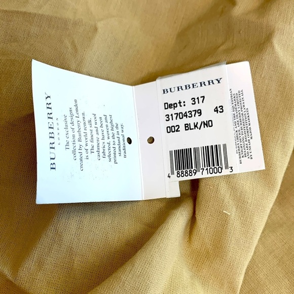 Vintage Burberry Pebbled Leather Horn Toggle Shoulder Bag in Black - Picture 4 of 16